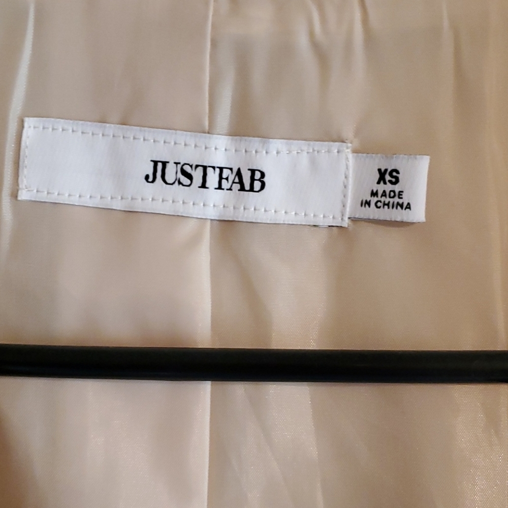 Blazer - Picture 2 of 3
